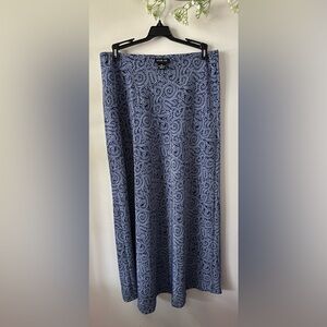 (A51)Leslie Fay Blue Floral Maxi Skirt